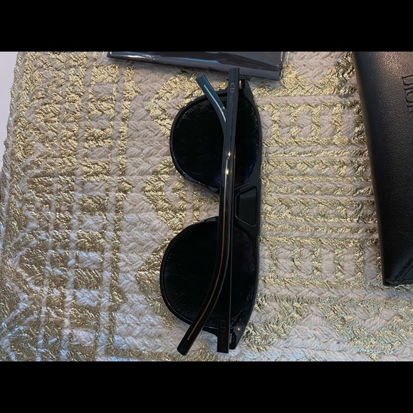 Christian Dior Sunglasses - Picture 3 of 5